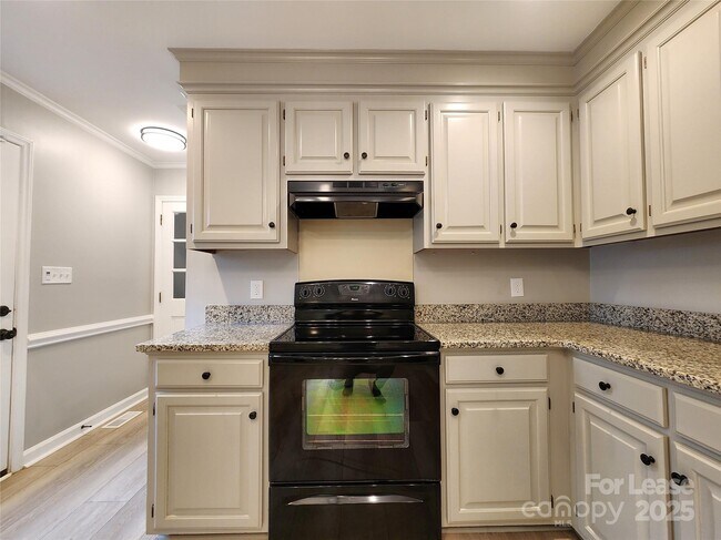 Building Photo - 7232 Sheffingdell Dr