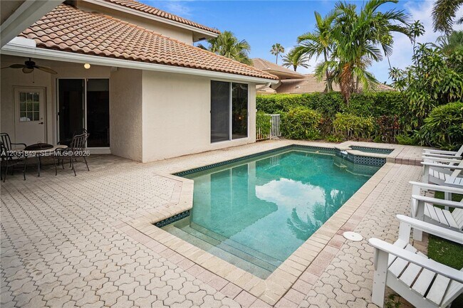 Building Photo - 7759 La Corniche Cir