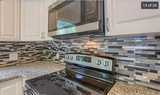 Building Photo - Home For Rent in St Petersburg!