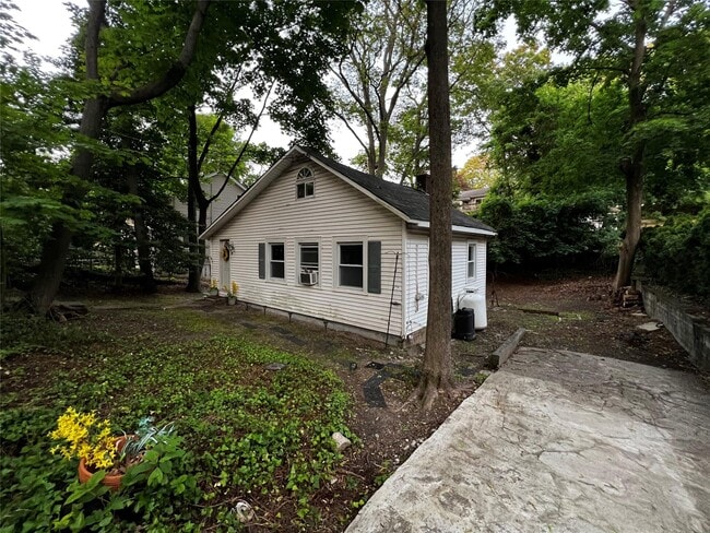 Building Photo - 37 Rosewood Rd