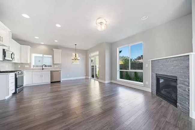 Building Photo - 6636 SE 57th Ave