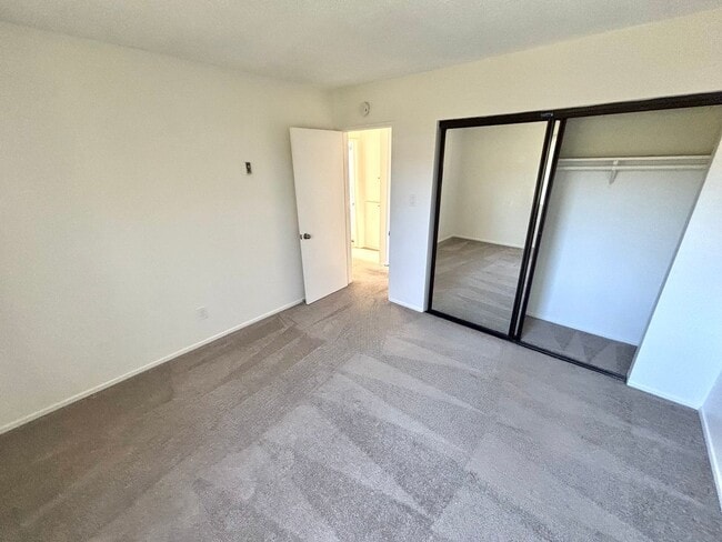 Building Photo - 205 Avenue H