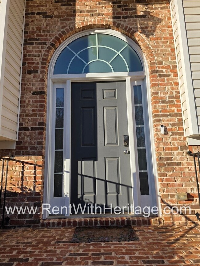 Building Photo - Gorgeous 5 Bd/ 3 Bath Including Full Finished Basement/ Spacious Yard with RV Parking/ Small Subd...