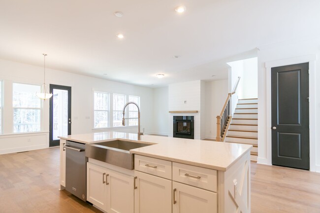 Building Photo - Stunning home in The Parks at Meadowview!