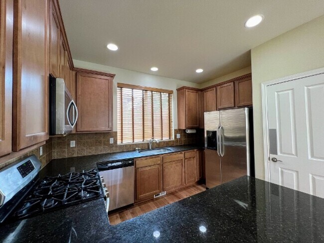 Building Photo - Pet Friendly 3 Bedroom in Campus Glen Neighborhood