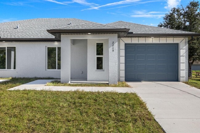 Building Photo - 2213 Kenneth Ave S