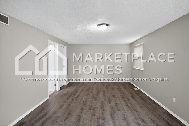 Building Photo - 916 Whidbey Ct