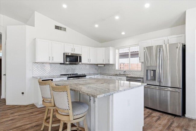 Building Photo - 4414 E Villa Rita Dr