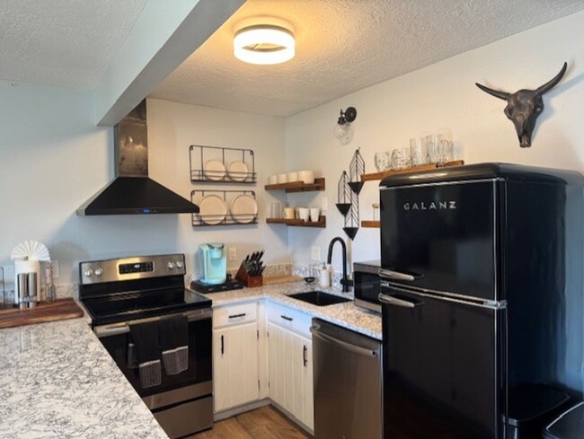 Primary Photo - Move In Special! Long Term Rental- Dillon ...