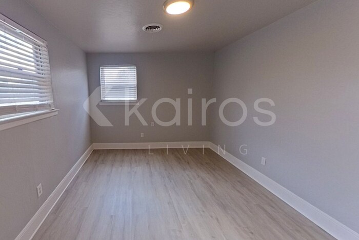 Building Photo - 4522 Chisholm Trail