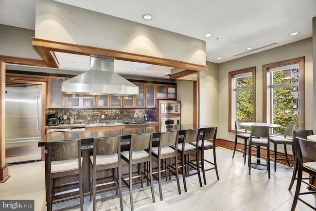 Building Photo - 11990 Market St