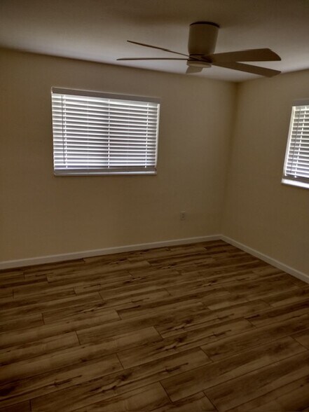 Large bedroom with sliders - 5255 Tower Dr
