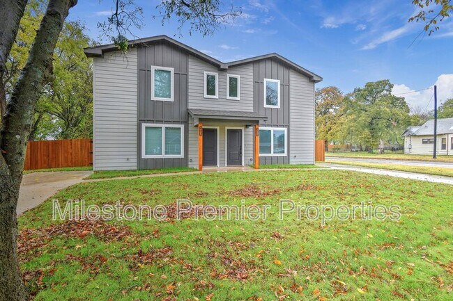 Primary Photo - 601-603 W Johnson St