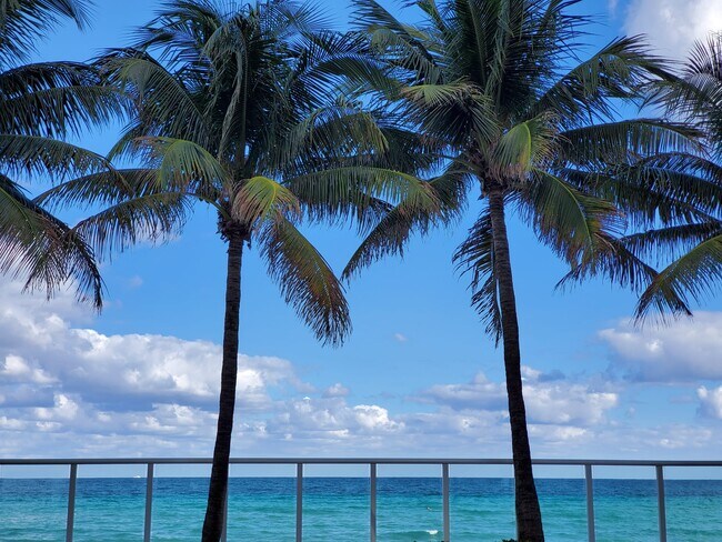 Building Photo - 3001 S Ocean Dr