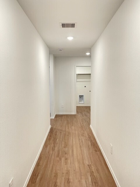 Building Photo - 1806 Champions Dr