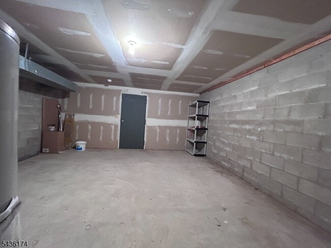 Building Photo - 290 Potomac Dr