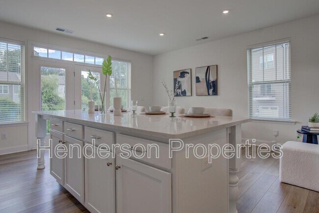 Building Photo - 112 Judson Ave