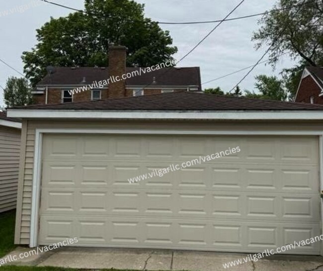 Building Photo - COMING SOON!! July 12, 2026 - Spacious 2 Bedroom • 1 Bathroom Duplex Home