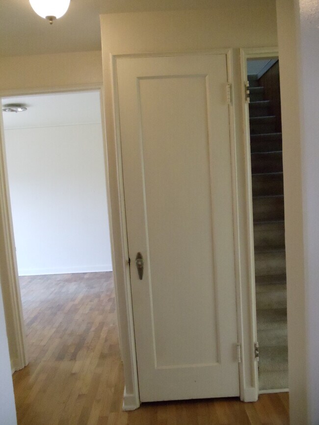 Building Photo - Coming Soon! UPS Area 3 Bedroom