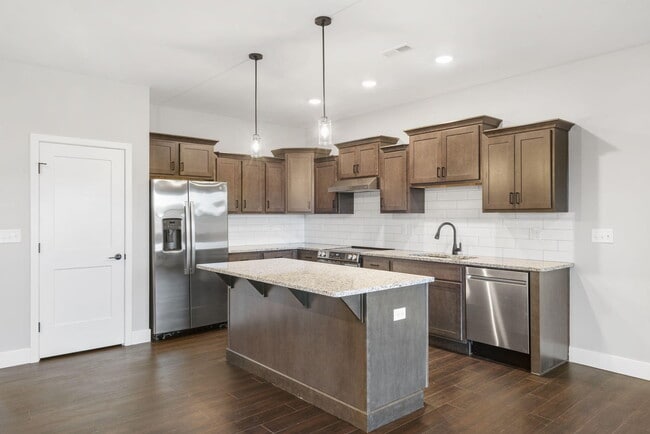 Building Photo - 5955 S Farm Rd 163