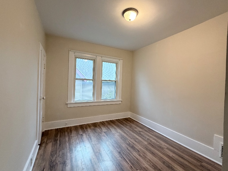 Building Photo - 1014 4th St