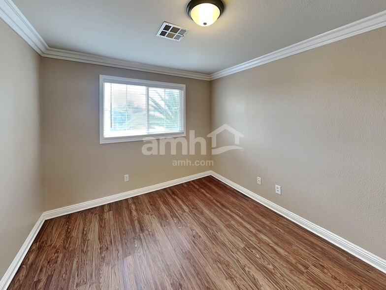 Building Photo - 9740 Powell Plateau Ct