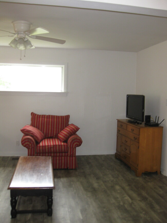 Building Photo - 1136 Hermitage Dr
