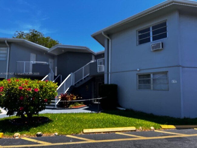 Primary Photo - 1723 NE Miami Gardens Dr