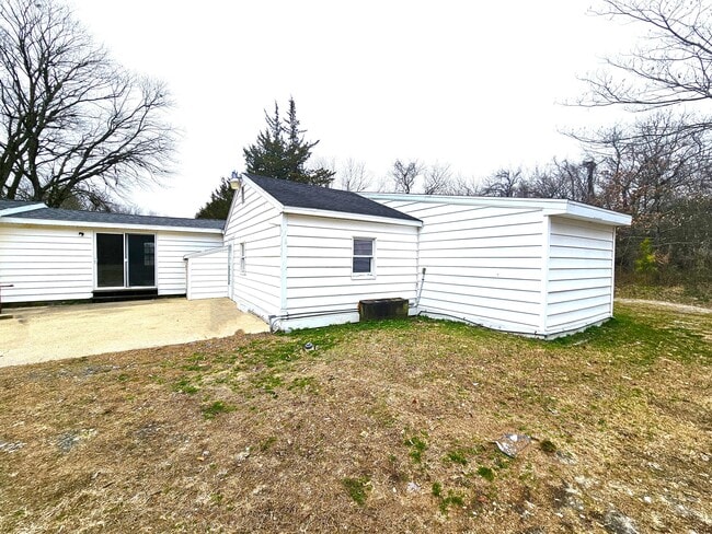 Building Photo - 29126 Santa Fe Dr