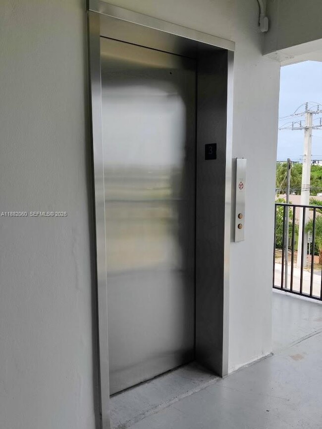 Building Photo - 4117 Bougainvilla Dr