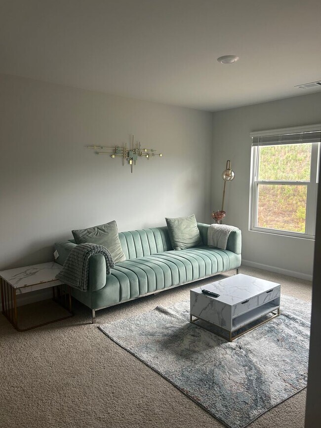 Building Photo - Beautiful 5 bedroom 2.5 bathroom new construction home