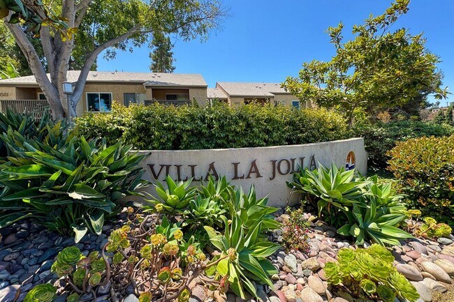 Building Photo - 1 Bedroom, 1 Bathroom Condo in the Villa La Jolla Community