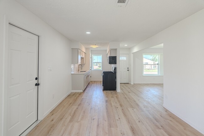 Building Photo - 3538 Cork Dr