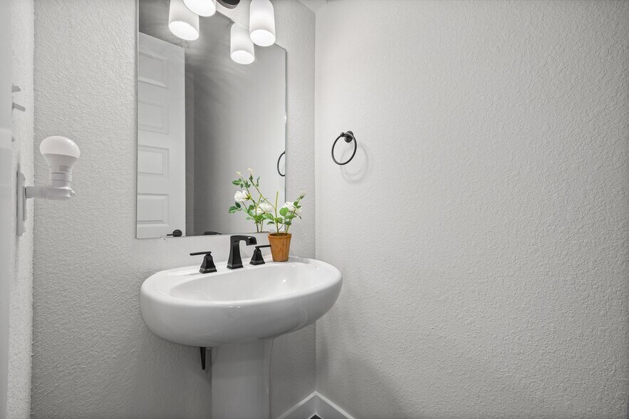 Building Photo - 12702 Autumn Bird Trce