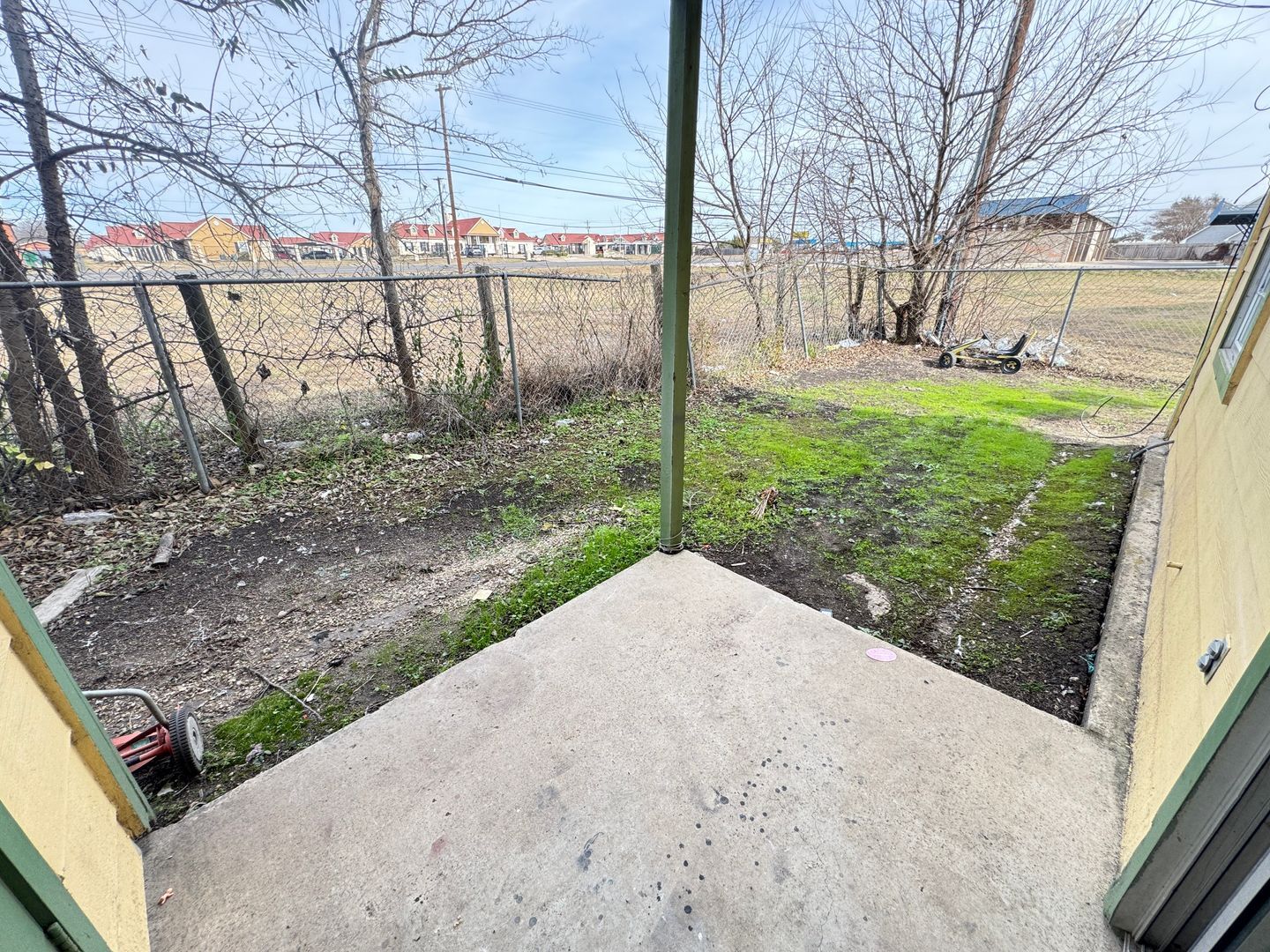 Building Photo - 1106 Eastside Dr