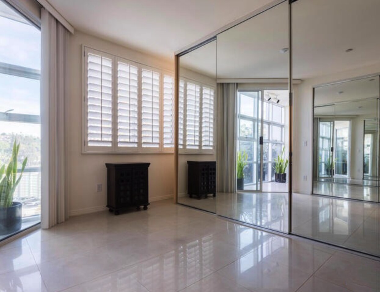 Mirrored Bedroom - 171 N Church Ln