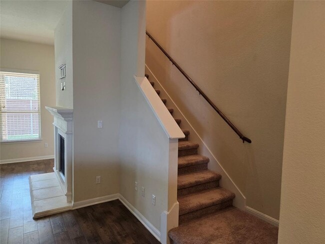 Building Photo - 2832 Coral Valley Dr