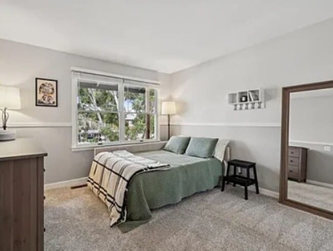 Building Photo - 641 Centre Ct