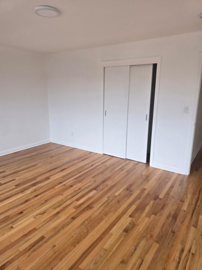 Building Photo - 153 Palisade Ave