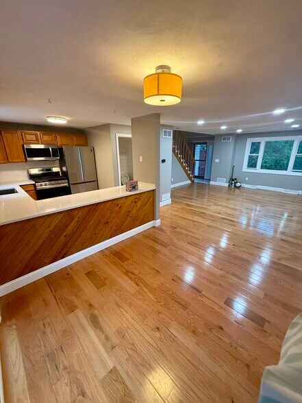 Dining area - 179 Fairway Dr