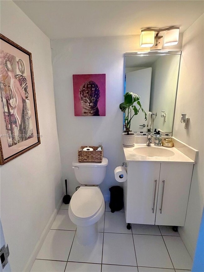 Building Photo - 3000 S Ocean Dr