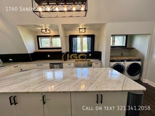 Building Photo - 1760 Sandy Creek Ln