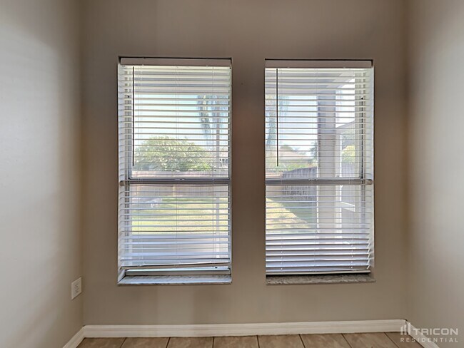 Building Photo - 24409 Breezy Oak Ct