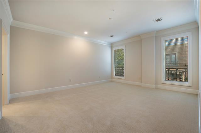Building Photo - 6405 Bandera Ave