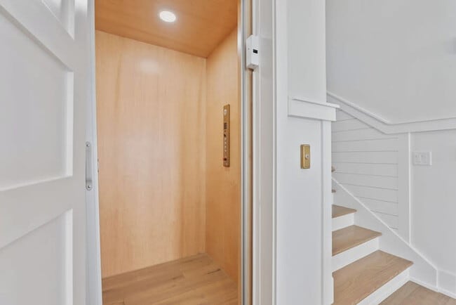 Building Photo - 107 Benicia Pl