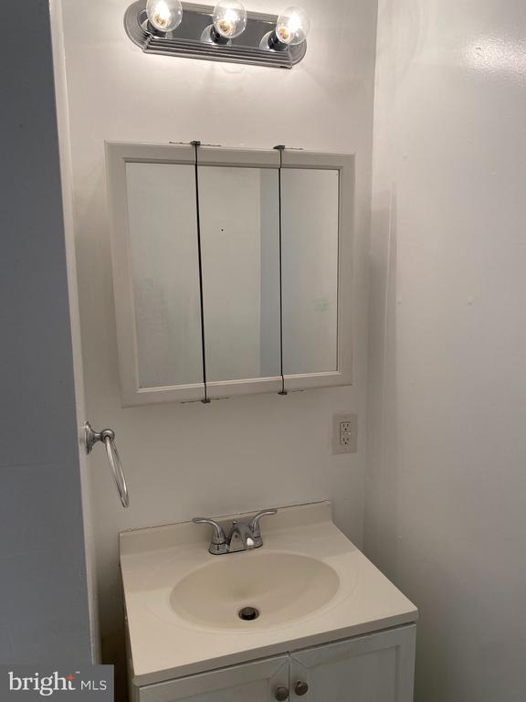 Building Photo - 918 S 12th St