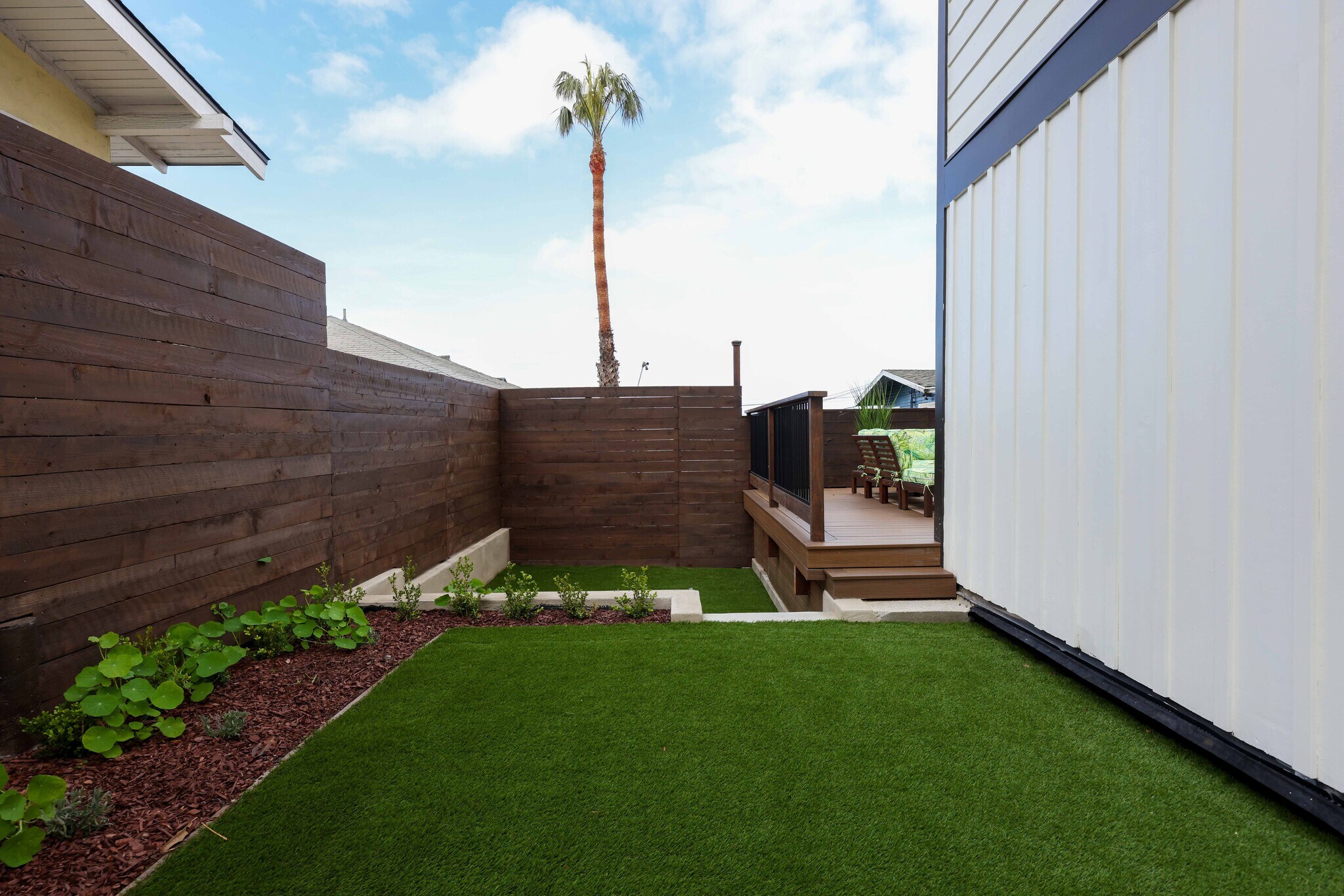 Side yard - 2214 Brant St