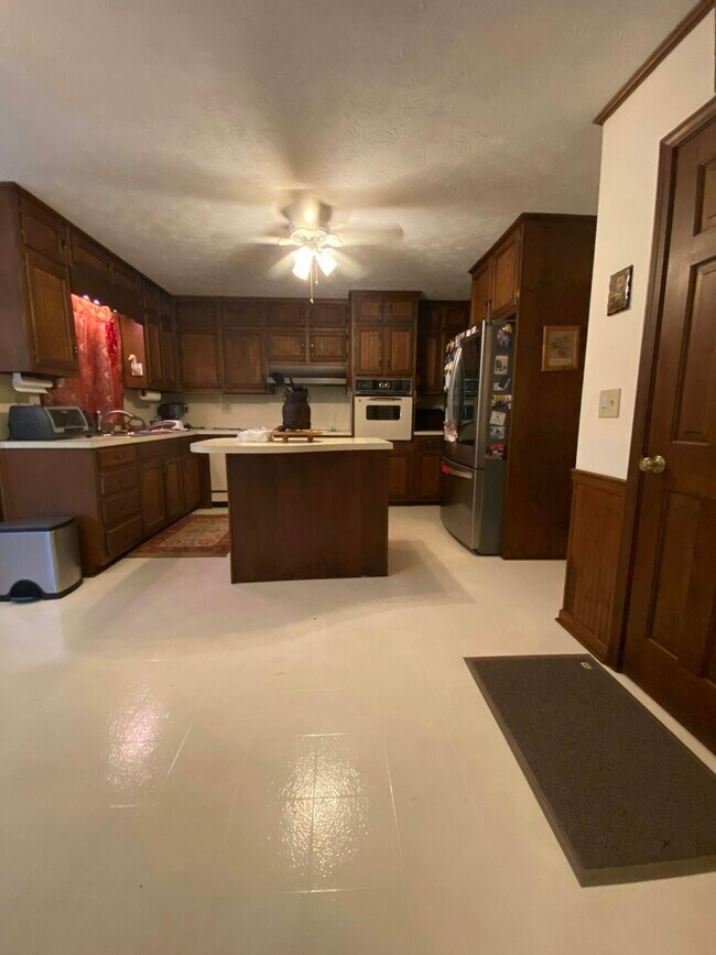 Building Photo - 1165 Vineyard Ct
