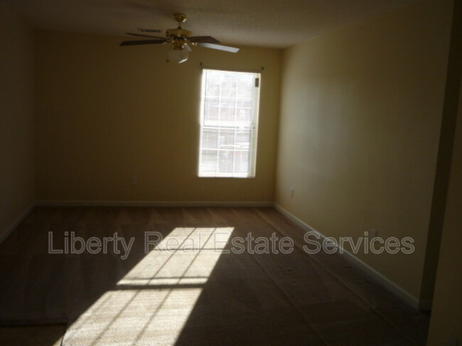 Building Photo - 133 Rolland St