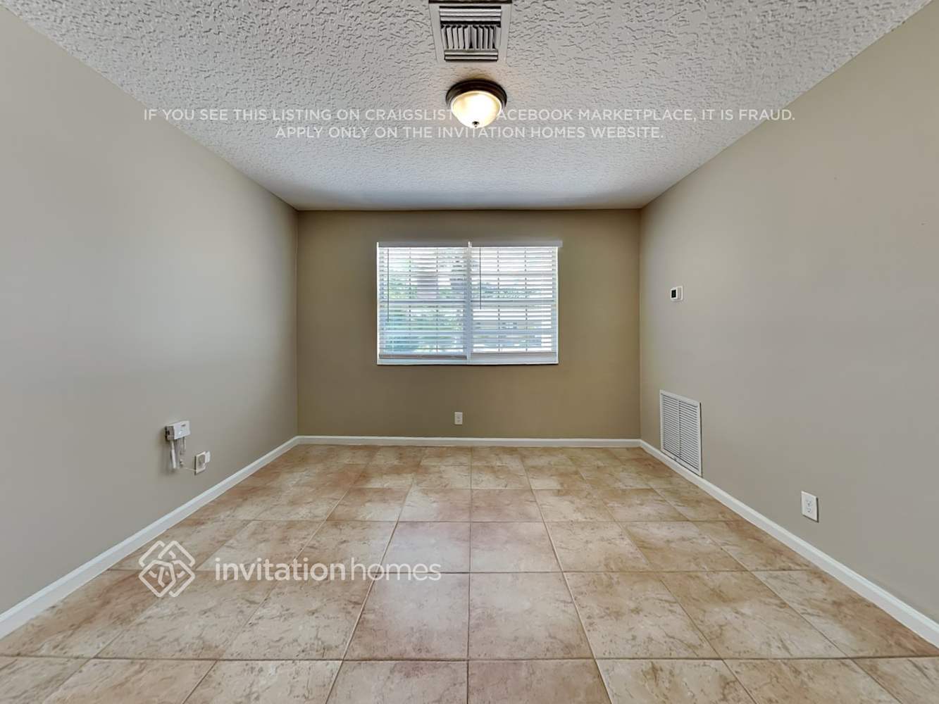 Building Photo - 7460 E Plumosa Ln